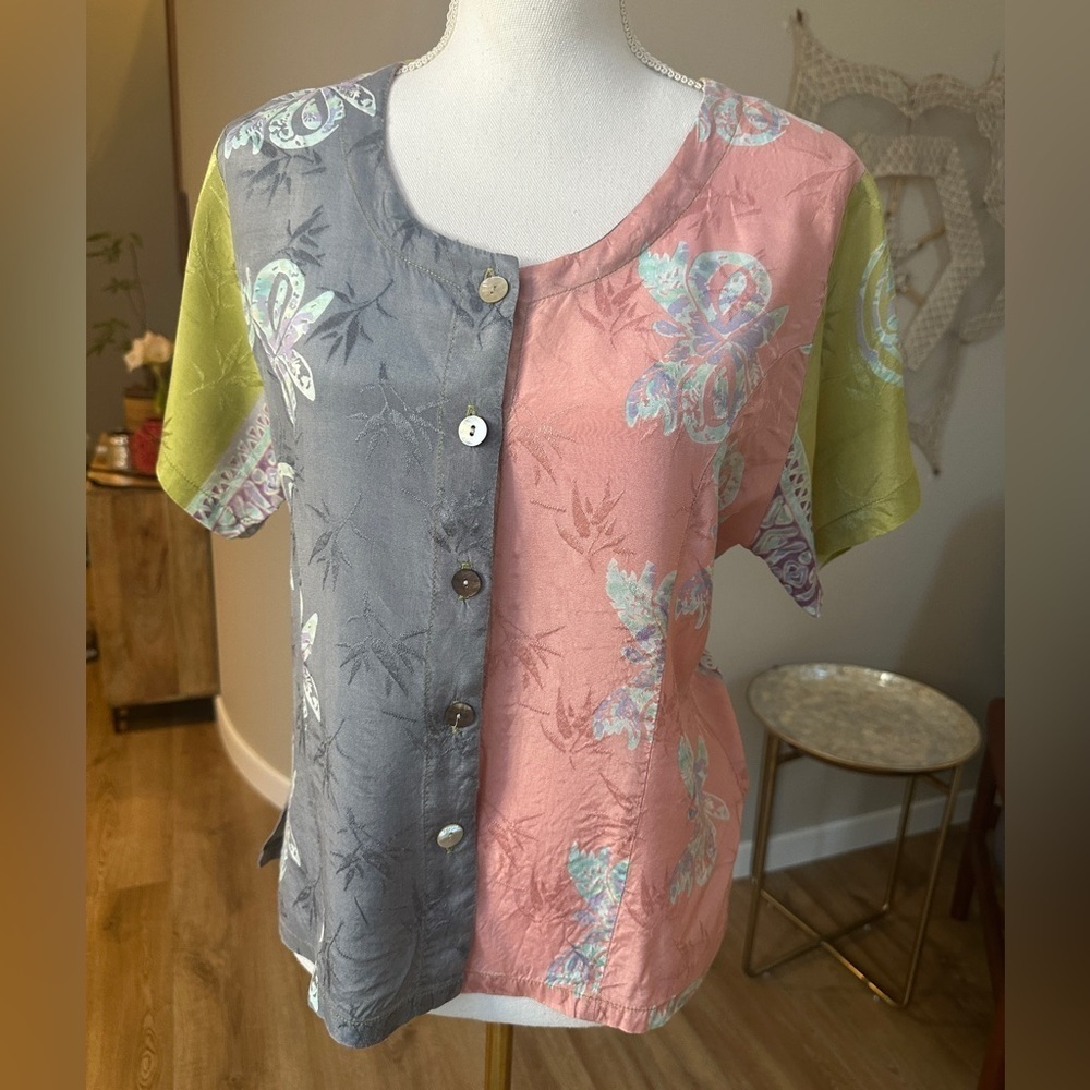 Chicos Zenergy Asian Inspired Button Down Short Sleeve Blouse Top